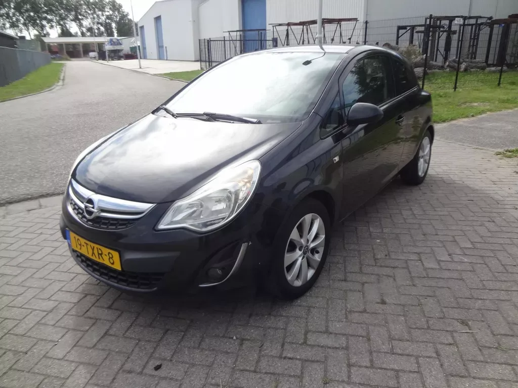 Opel Corsa (2012) — foto 1