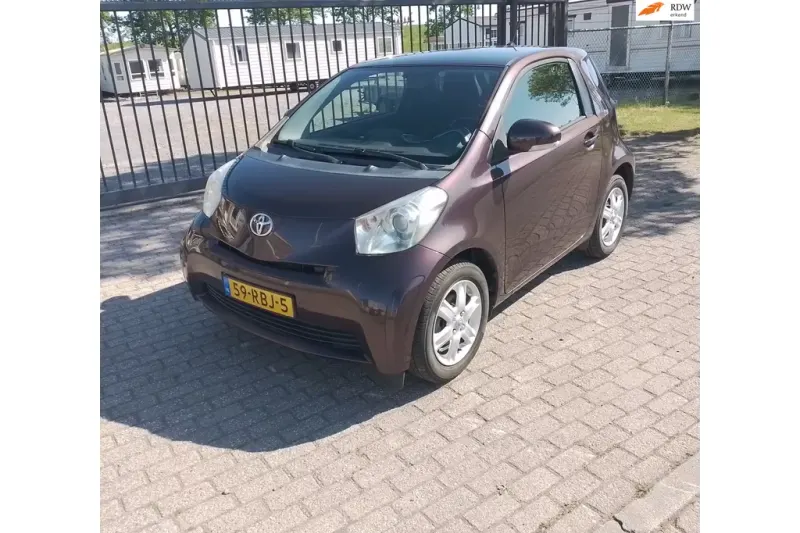Toyota iQ (2011)