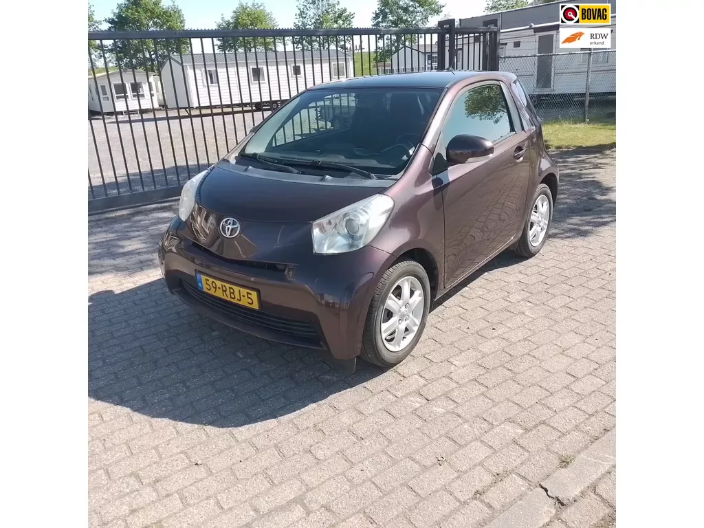 Toyota iQ (2011) — foto 1