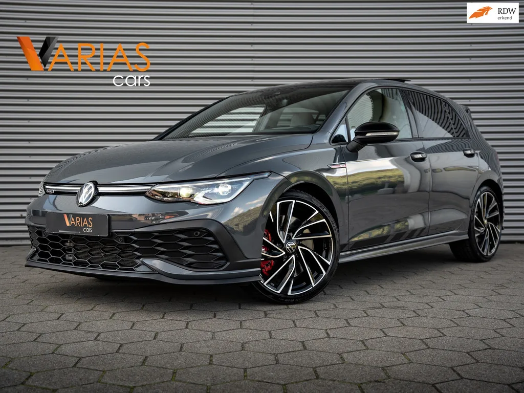 Volkswagen Golf (2023) — foto 1