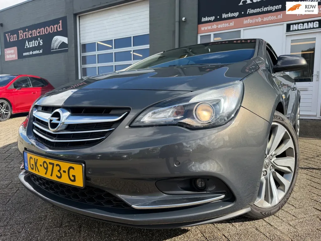 Opel Cascada (2015) — foto 1