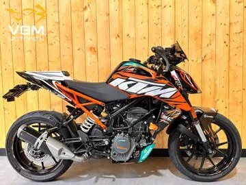 KTM 125 Duke (2020) — foto 1