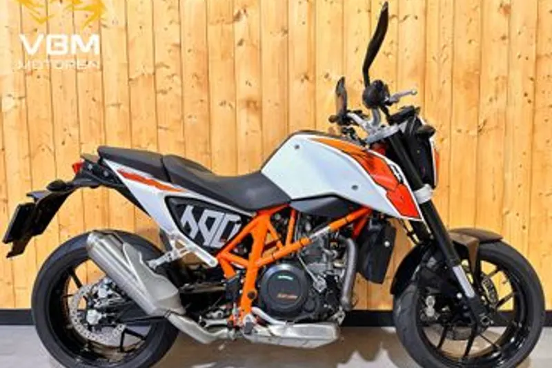 KTM 690 Duke (2016)
