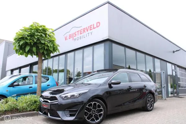 Kia Ceed (2022) — foto 1