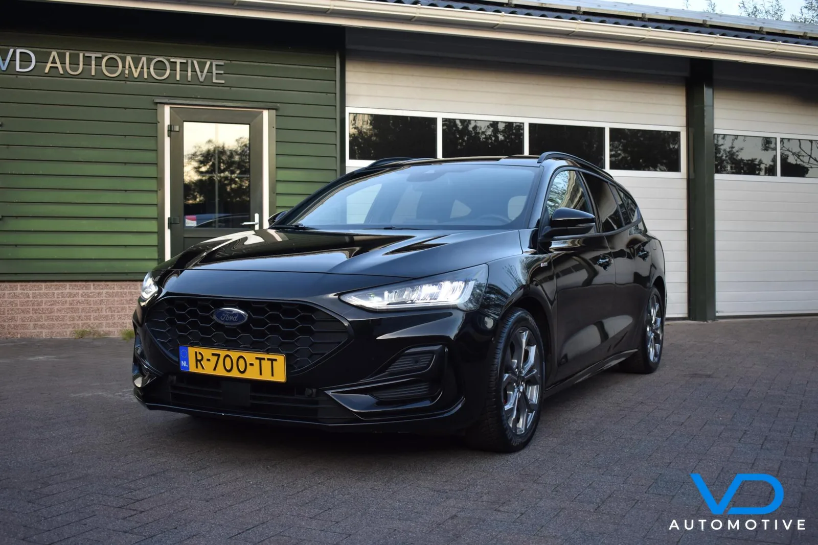 Ford Focus (2022) — foto 1