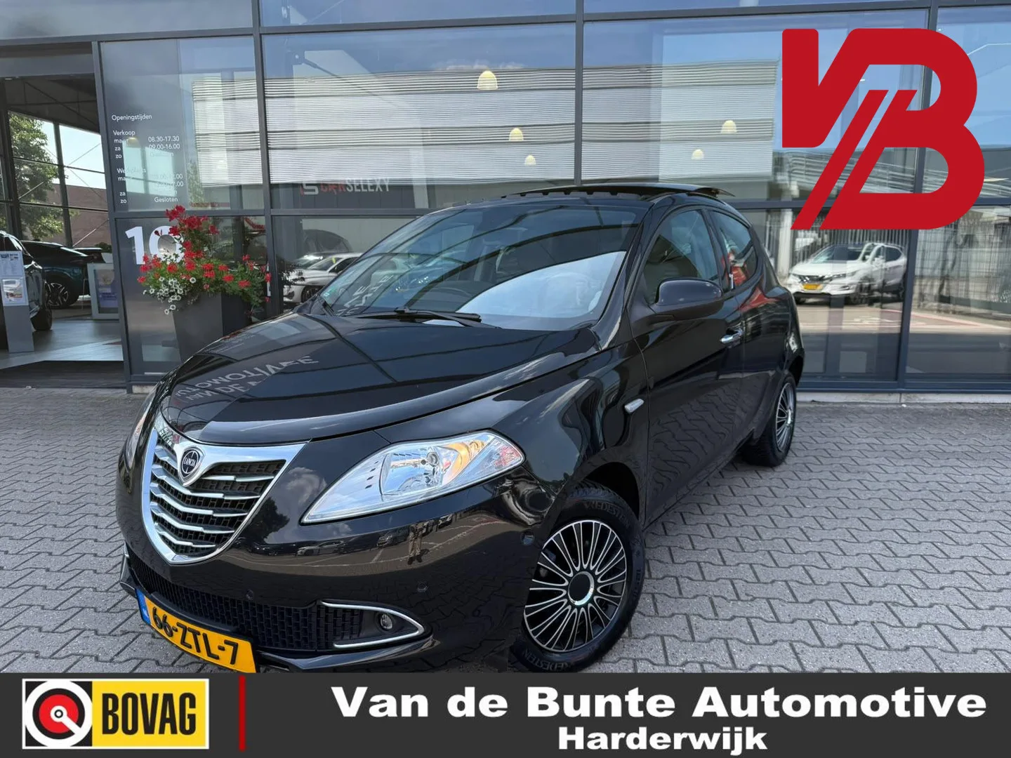Lancia Ypsilon (2012) — foto 1