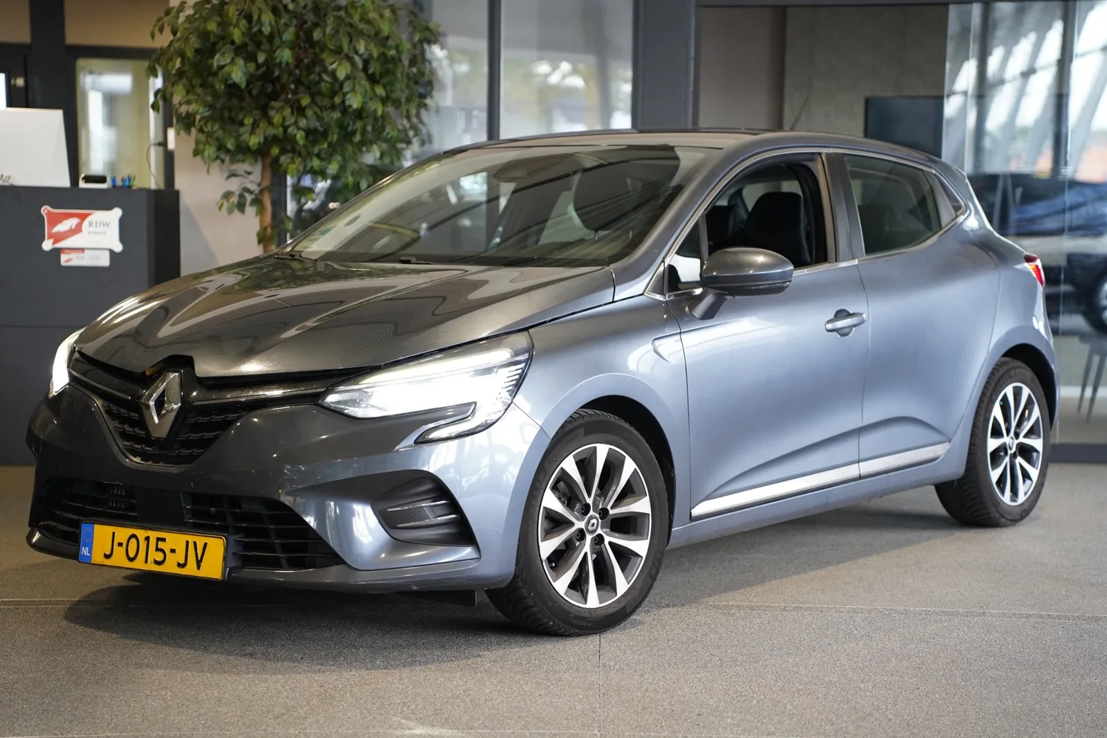 Renault Clio (2020) — foto 1
