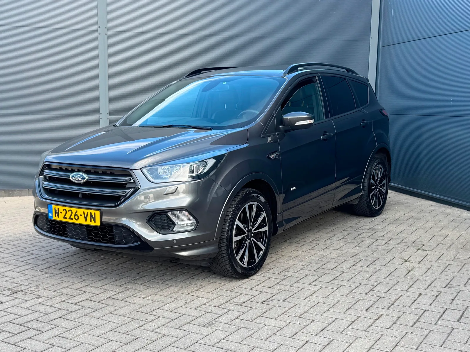 Ford Kuga (2017) — foto 1