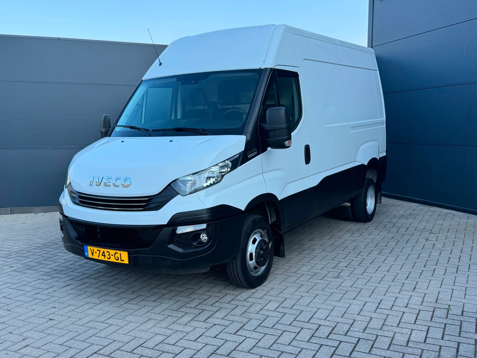 Iveco 50C18 (2017) — foto 1