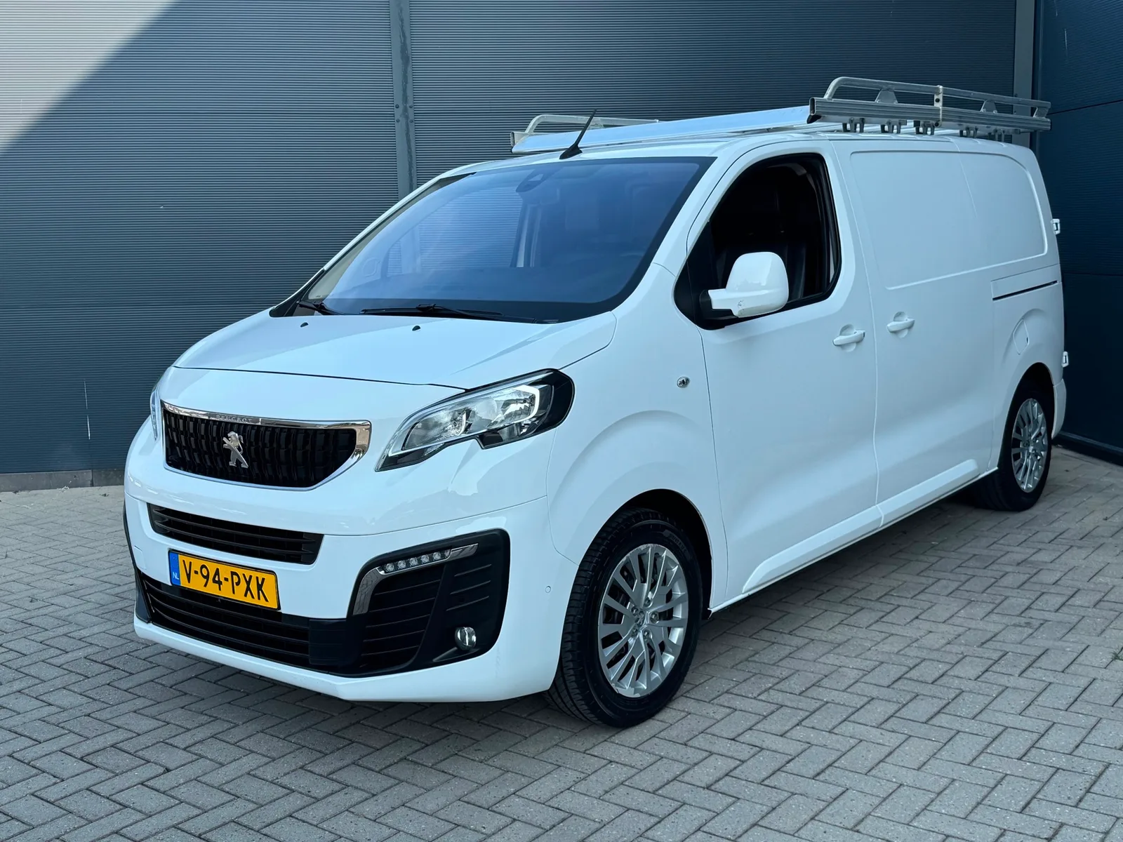 Peugeot Expert (2020) — foto 1