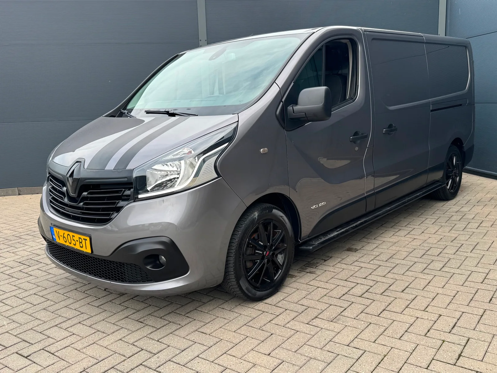 Renault Trafic (2017) — foto 1