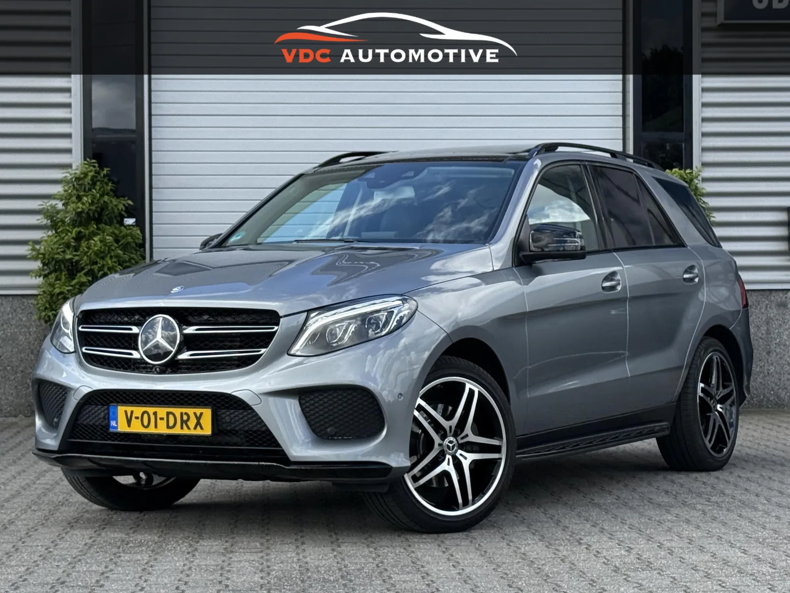 Mercedes-Benz GLE (2016) — foto 1