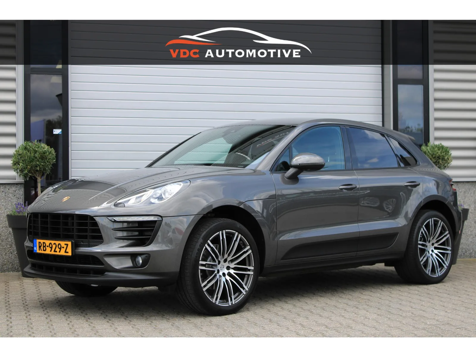 Porsche Macan (2017) — foto 1