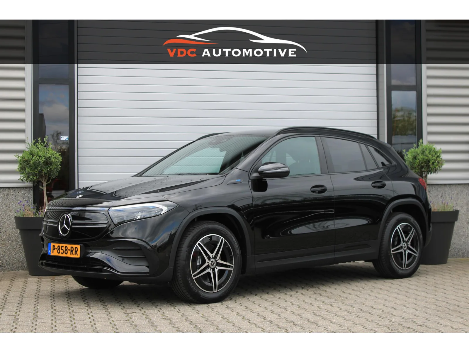 Mercedes-Benz EQA (2022) — foto 1