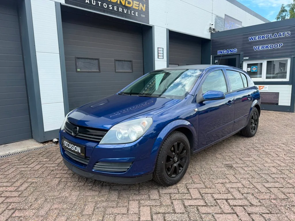 Opel Astra (2005) — foto 1