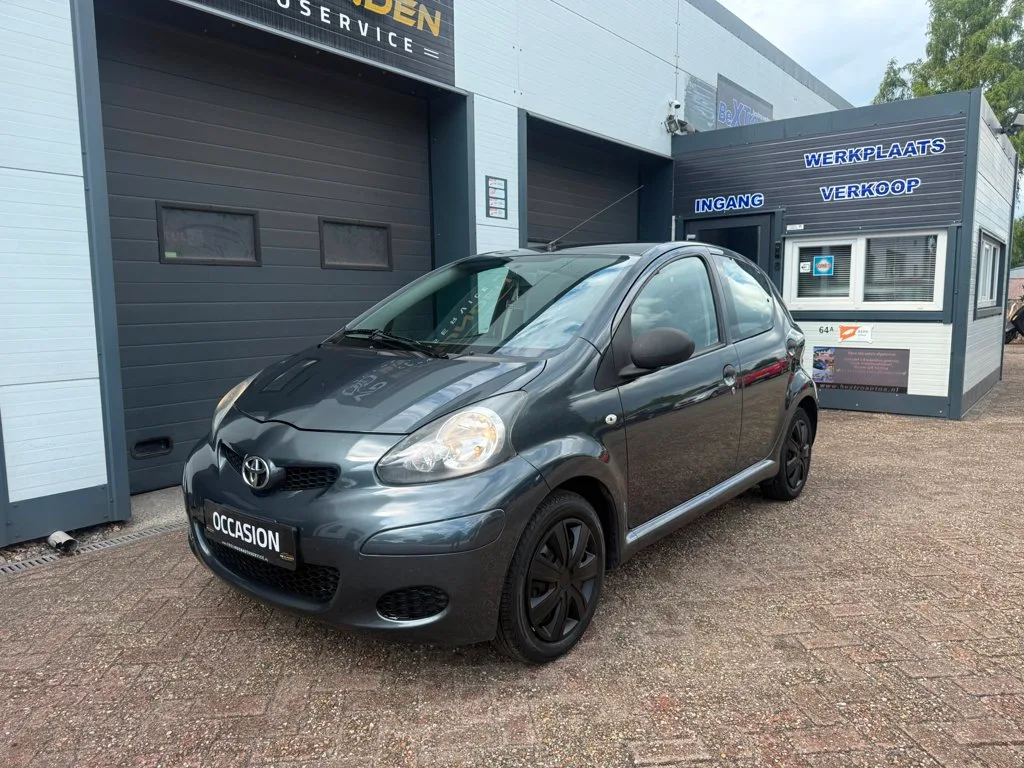 Toyota Aygo (2011) — foto 1