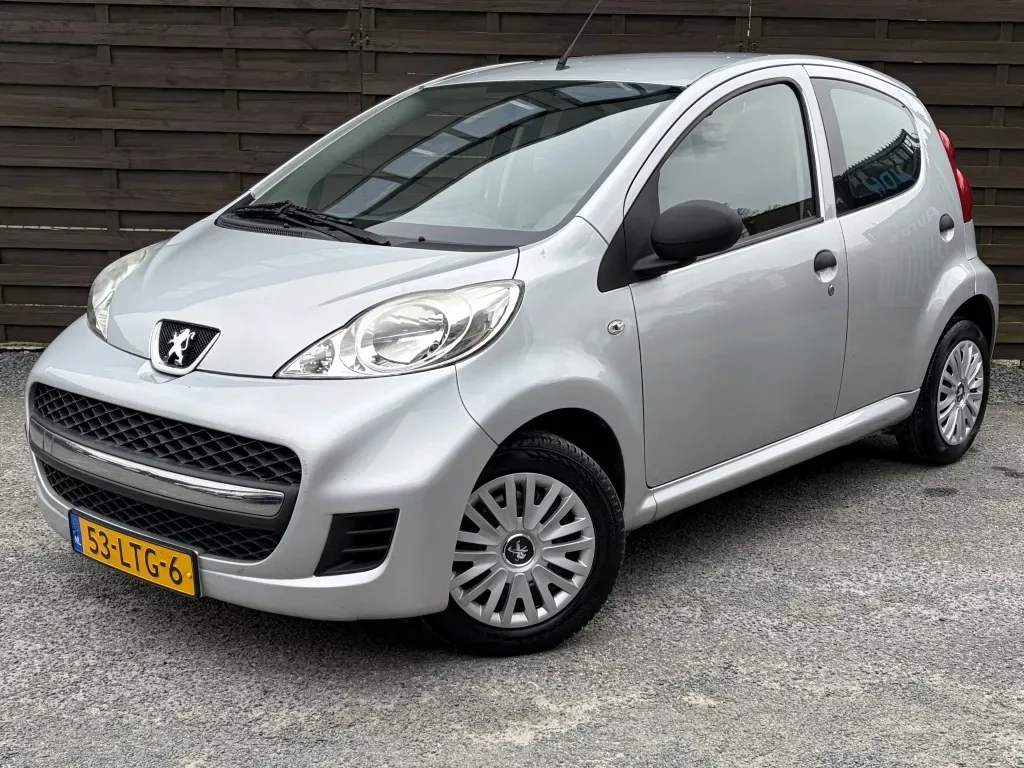 Peugeot 107 (2010) — foto 1