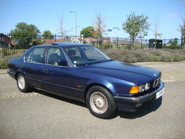 BMW 7-Serie (1990) — foto 1
