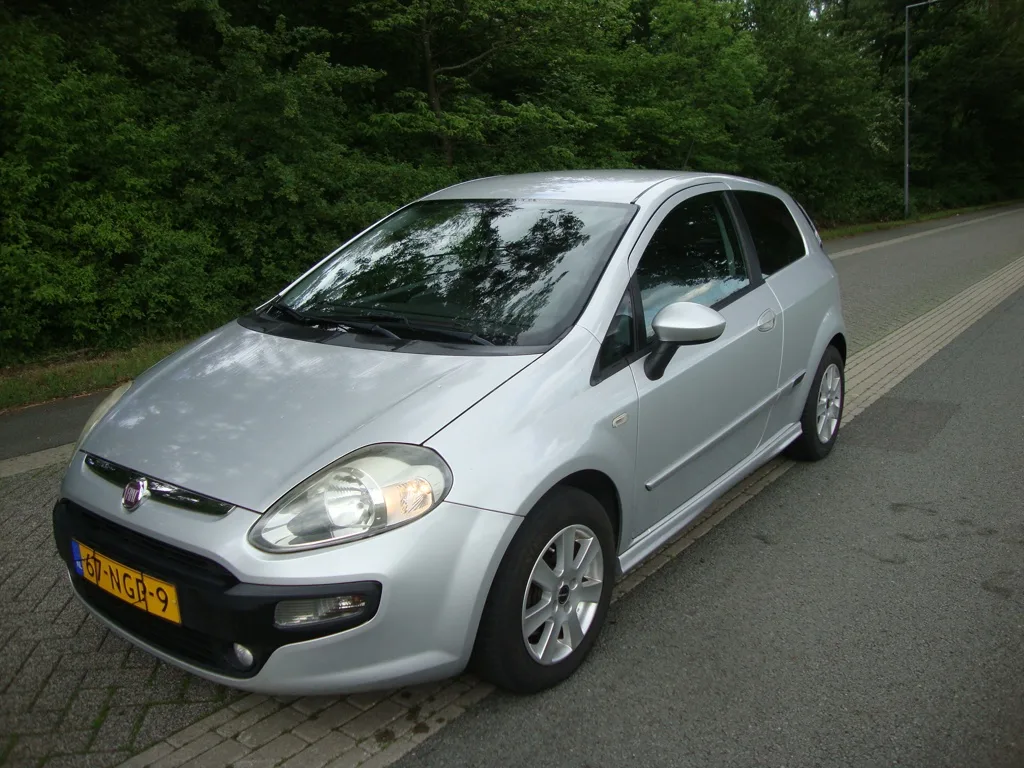 Fiat Punto (2010) — foto 1