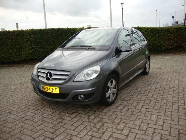 Mercedes-Benz B-Klasse (2008) — foto 1