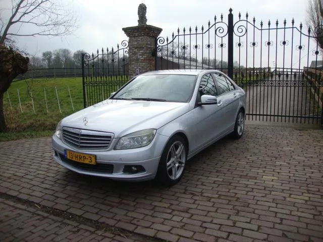 Mercedes-Benz C-Klasse (2009) — foto 1