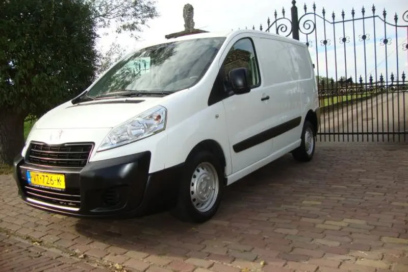 Peugeot Expert (2016)