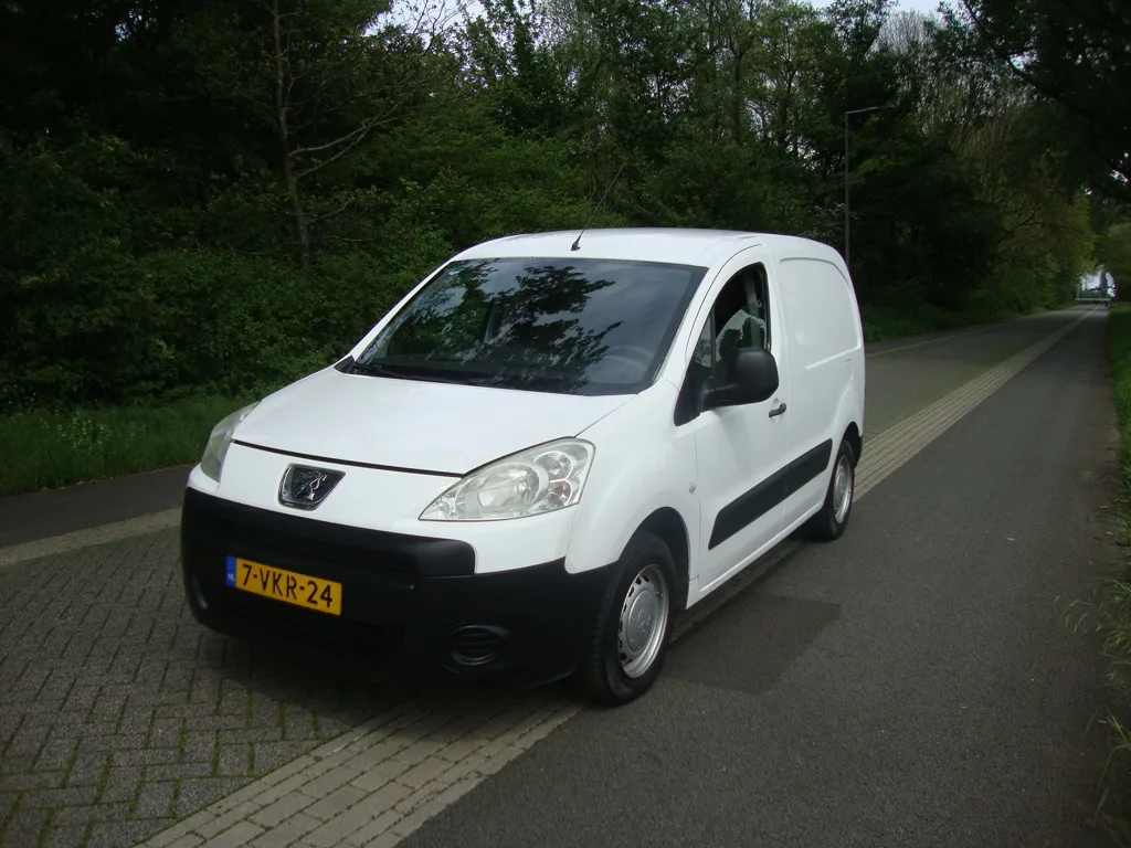 Peugeot Partner (2017) — foto 1