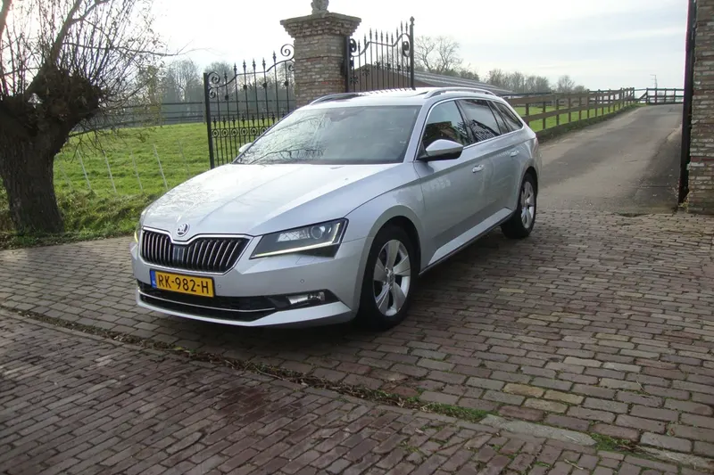 Škoda Superb (2018)