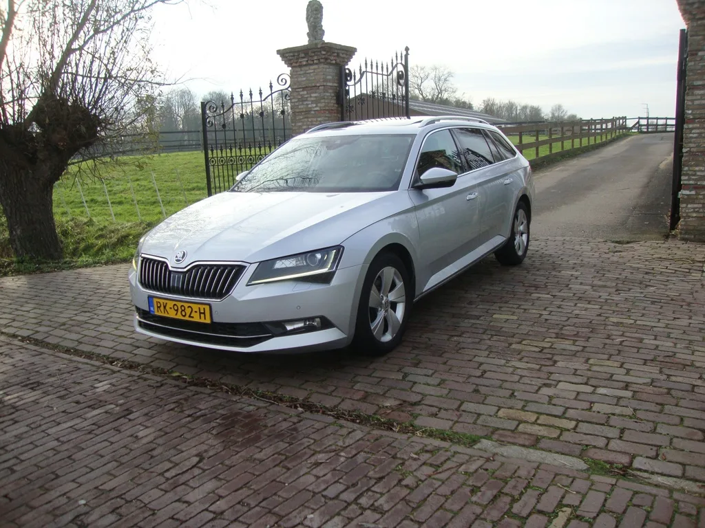 Škoda Superb (2018) — foto 1