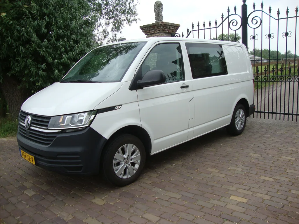 Volkswagen Transporter (2020) — foto 1