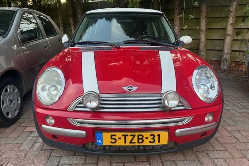 MINI Cooper (2002)