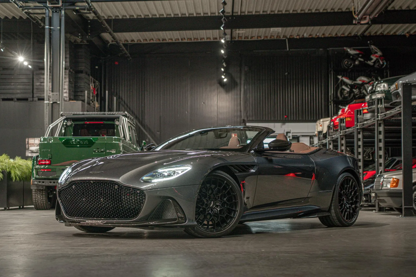 Aston Martin DBS (2023) — foto 1