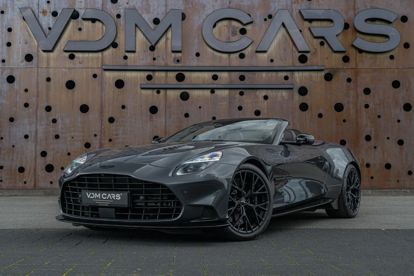 Aston Martin Vanquish (2025) — foto 1
