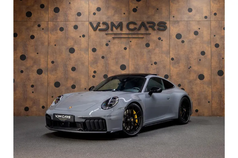 Porsche 911 (2025)