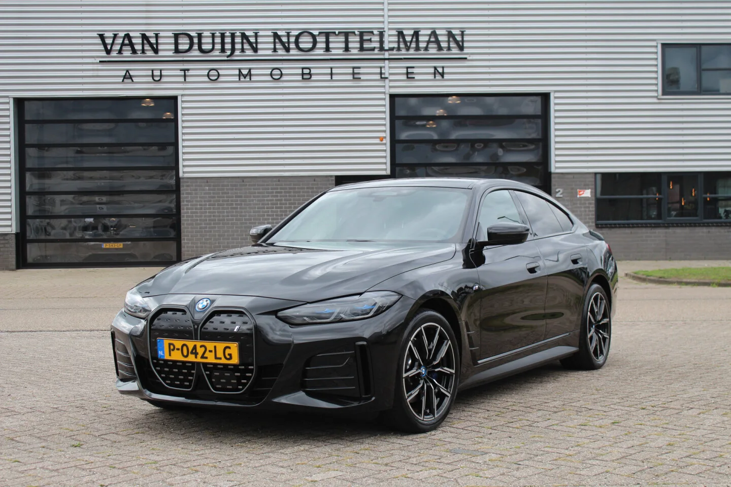 BMW i4 (2022) — foto 1