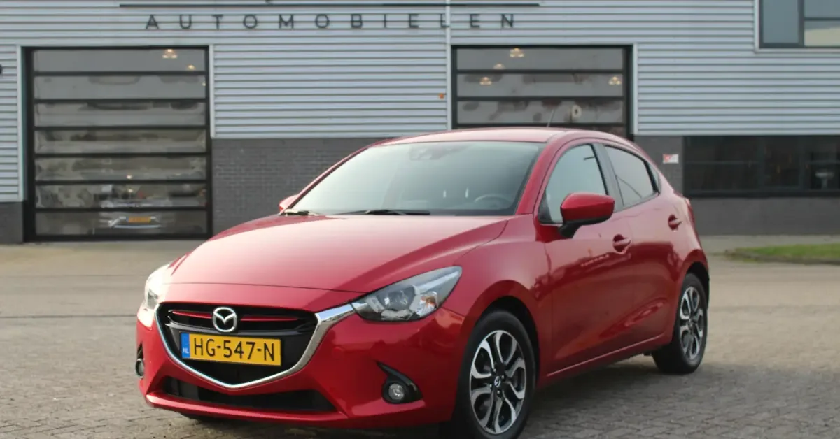 Mazda 2 (2015) — foto 1