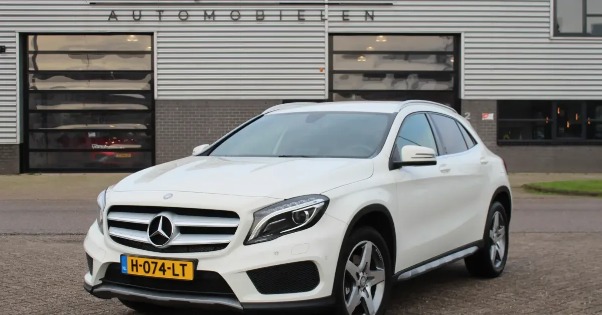 Mercedes-Benz GLA (2016) — foto 1