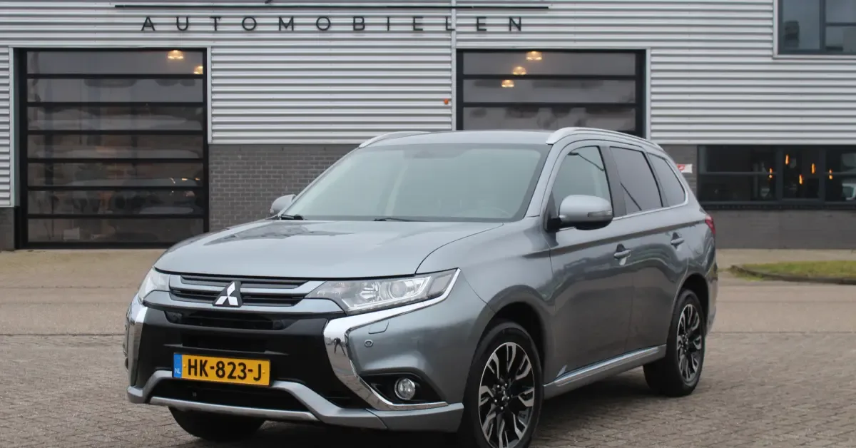 Mitsubishi Outlander (2015) — foto 1