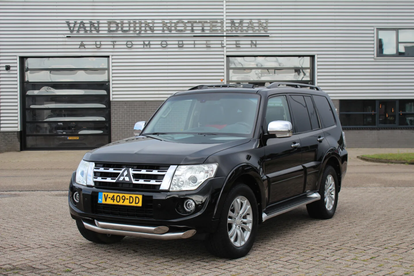 Mitsubishi Pajero (2014) — foto 1