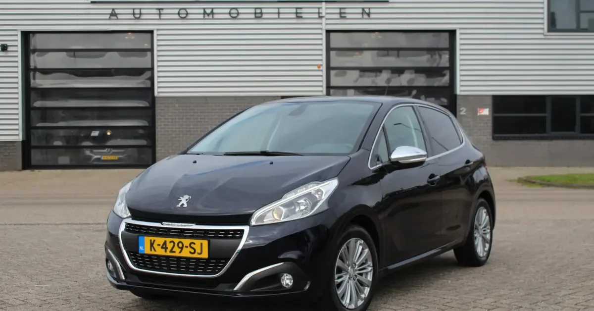 Peugeot 208 (2019) — foto 1