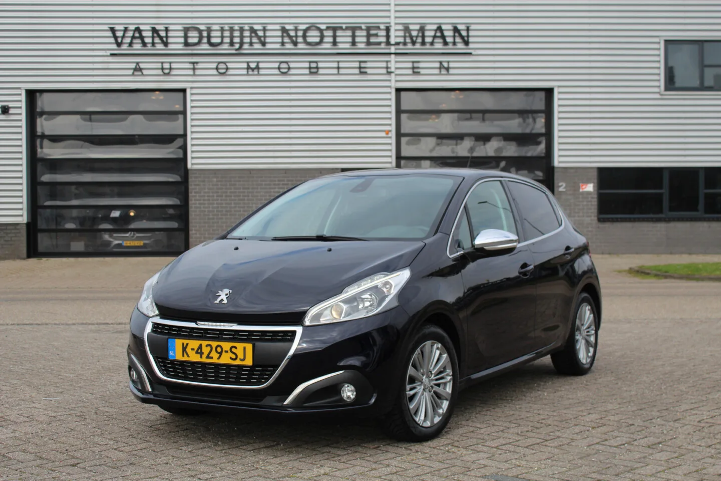 Peugeot 208 (2019) — foto 1