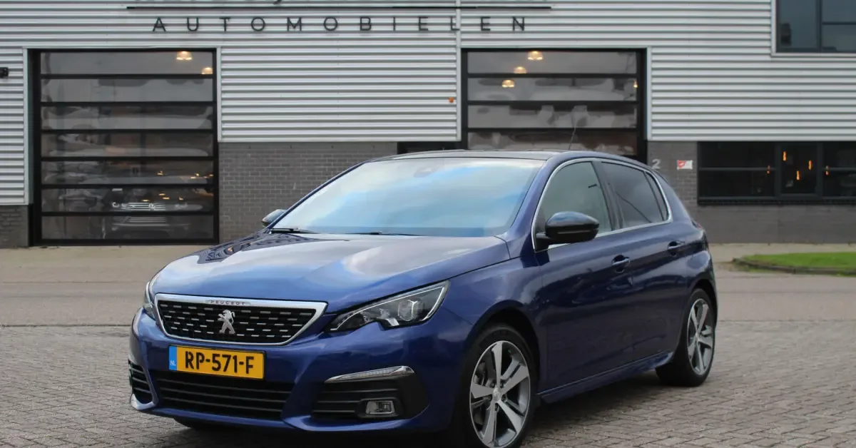 Peugeot 308 (2018) — foto 1