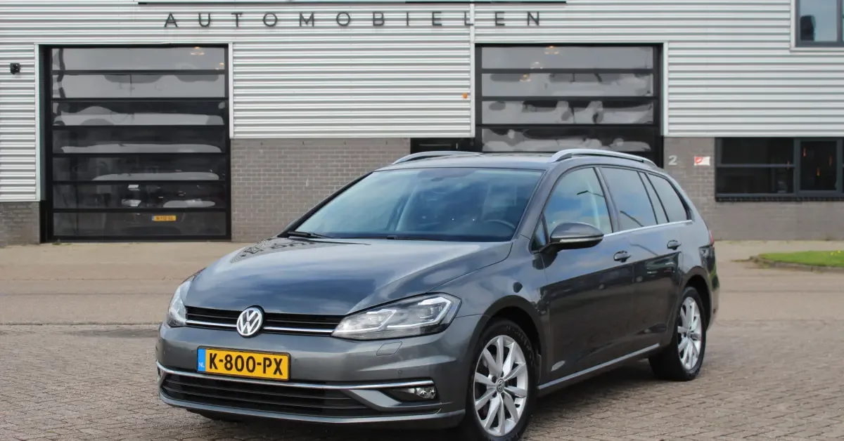 Volkswagen Golf (2018) — foto 1