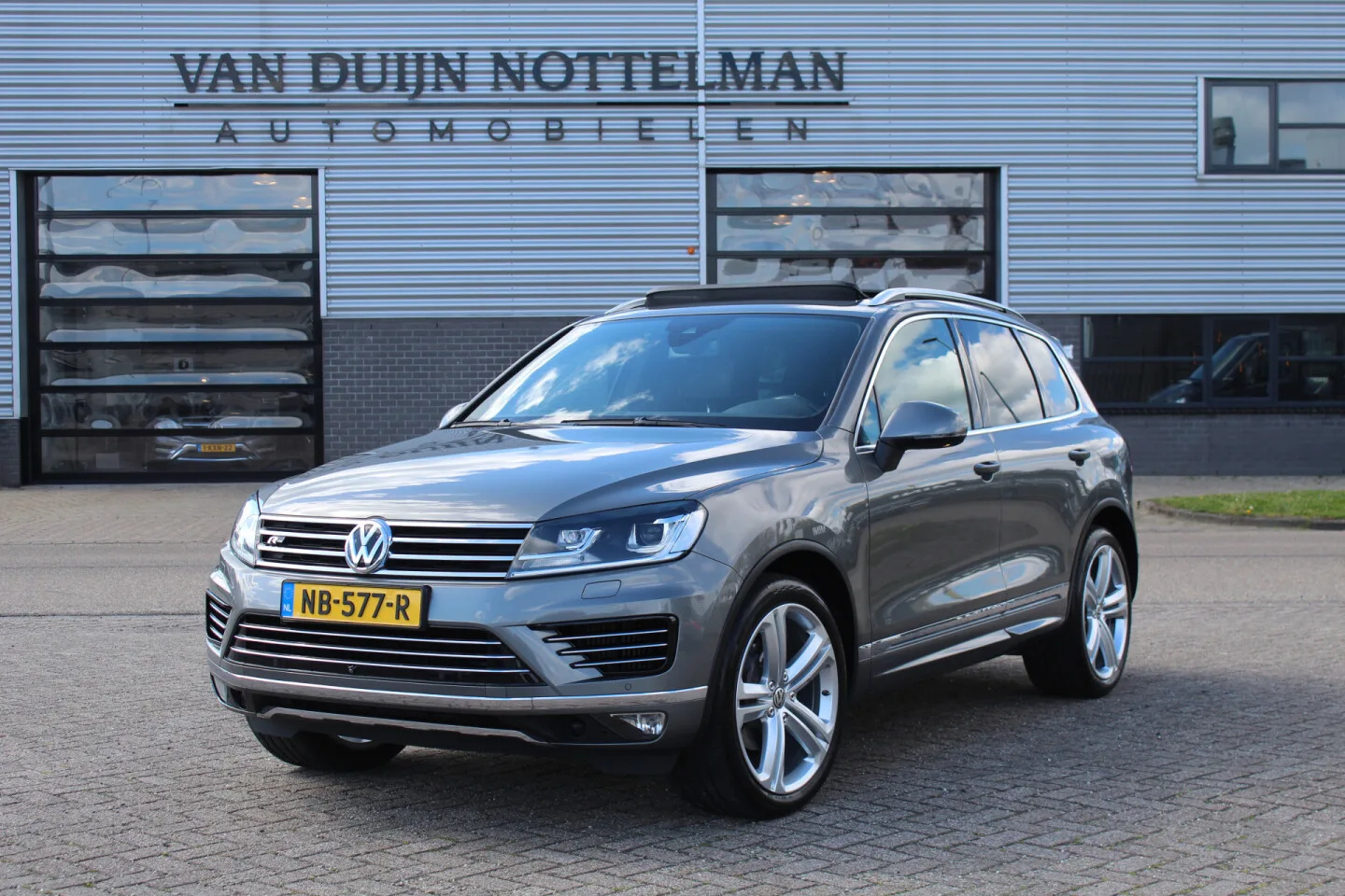 Volkswagen Touareg (2017) — foto 1