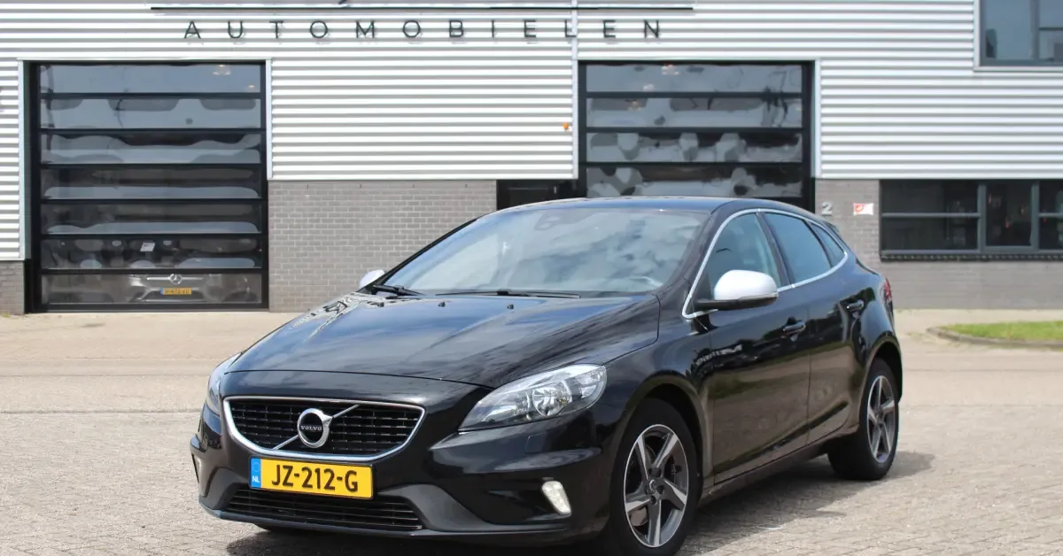 Volvo V40 (2016) — foto 1