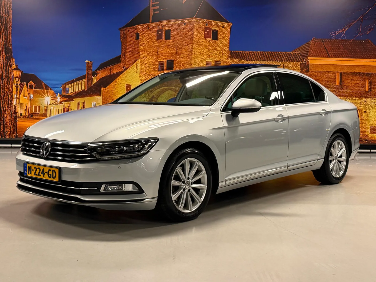 Volkswagen Passat (2017) — foto 1