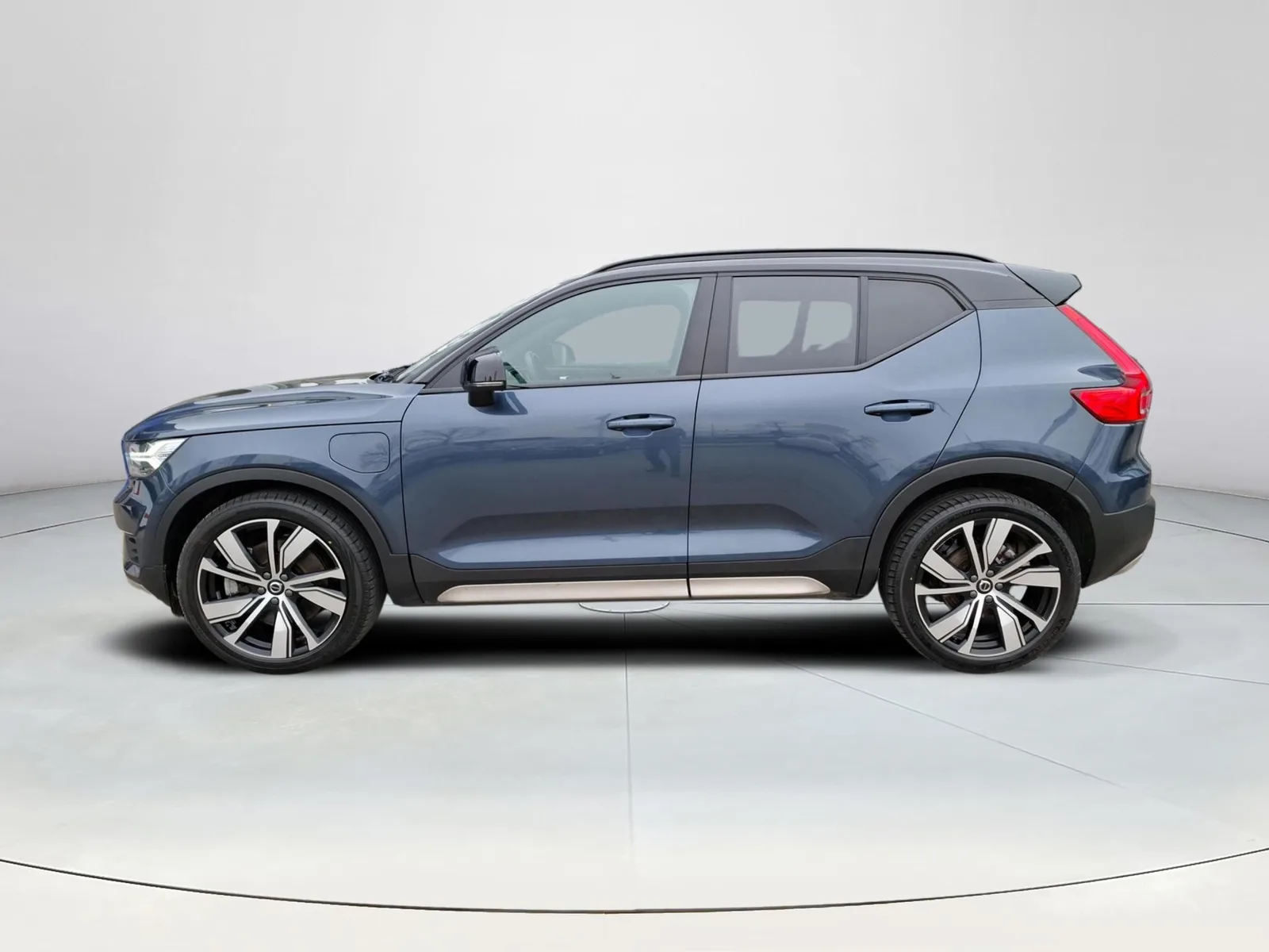 Volvo XC40 (2022) — foto 1
