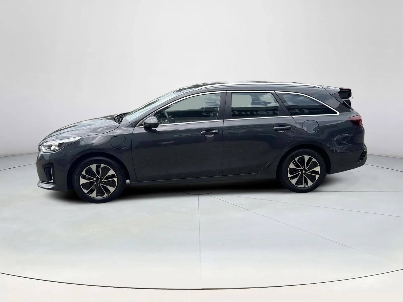 Kia Ceed Sportswagon (2021) — foto 1