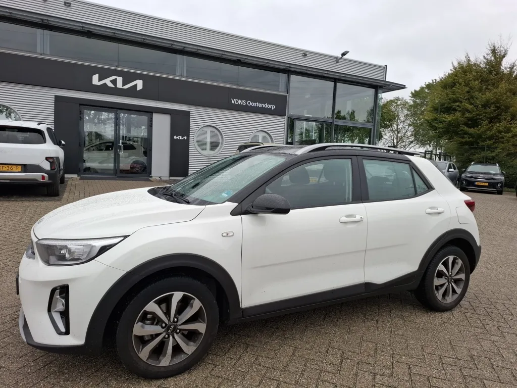 Kia Stonic (2022) — foto 1