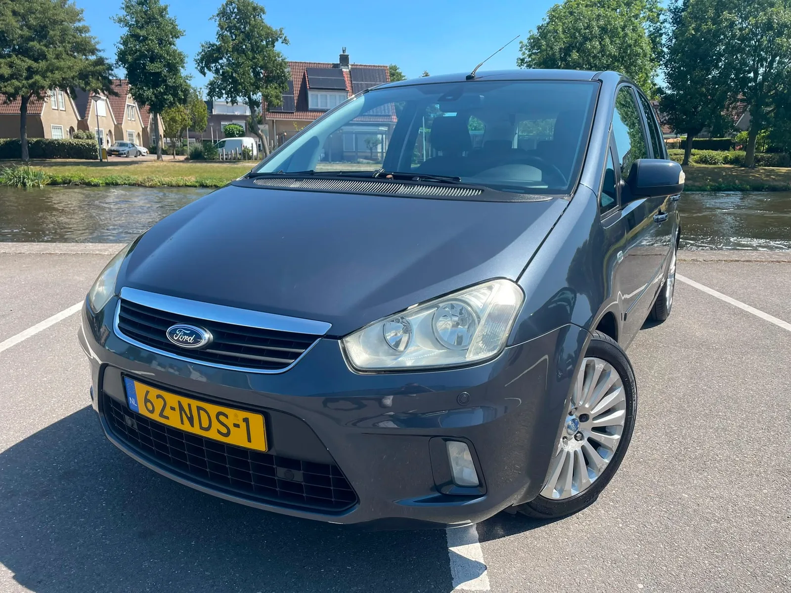 Ford C-Max (2010) — foto 1